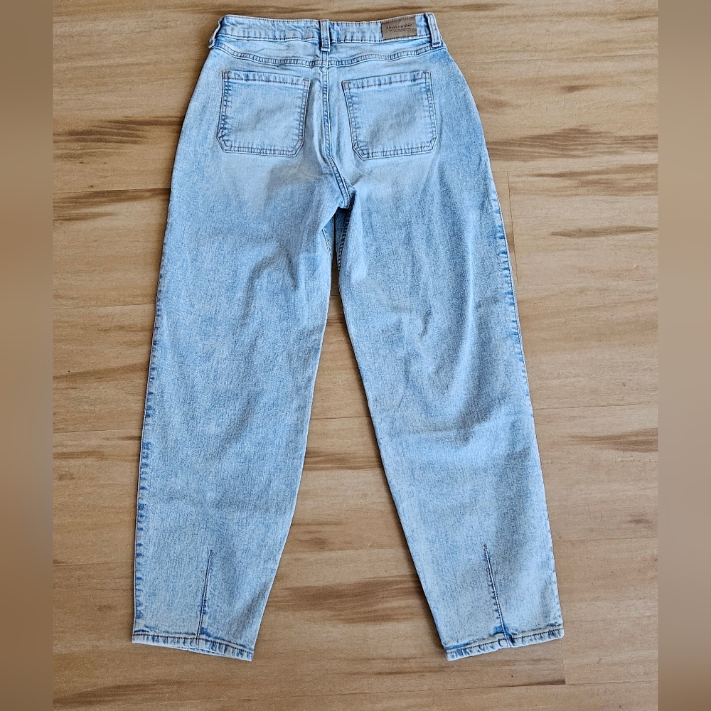 NWT Abercrombie Kids High Rise Barrel Jeans Light Blue Denim Girls 15/16 - Picture 3 of 14